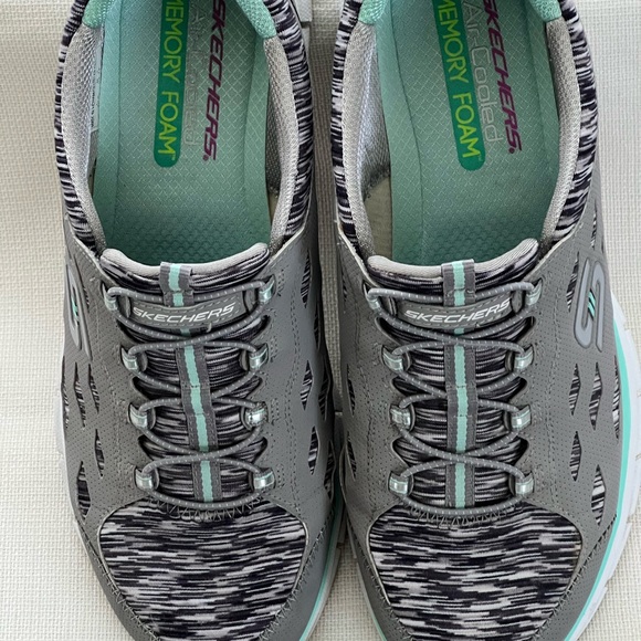 Skechers Women's Gray and Mint Green Sneakers Dual-Lite 11M-EU41 - Picture 1 of 8